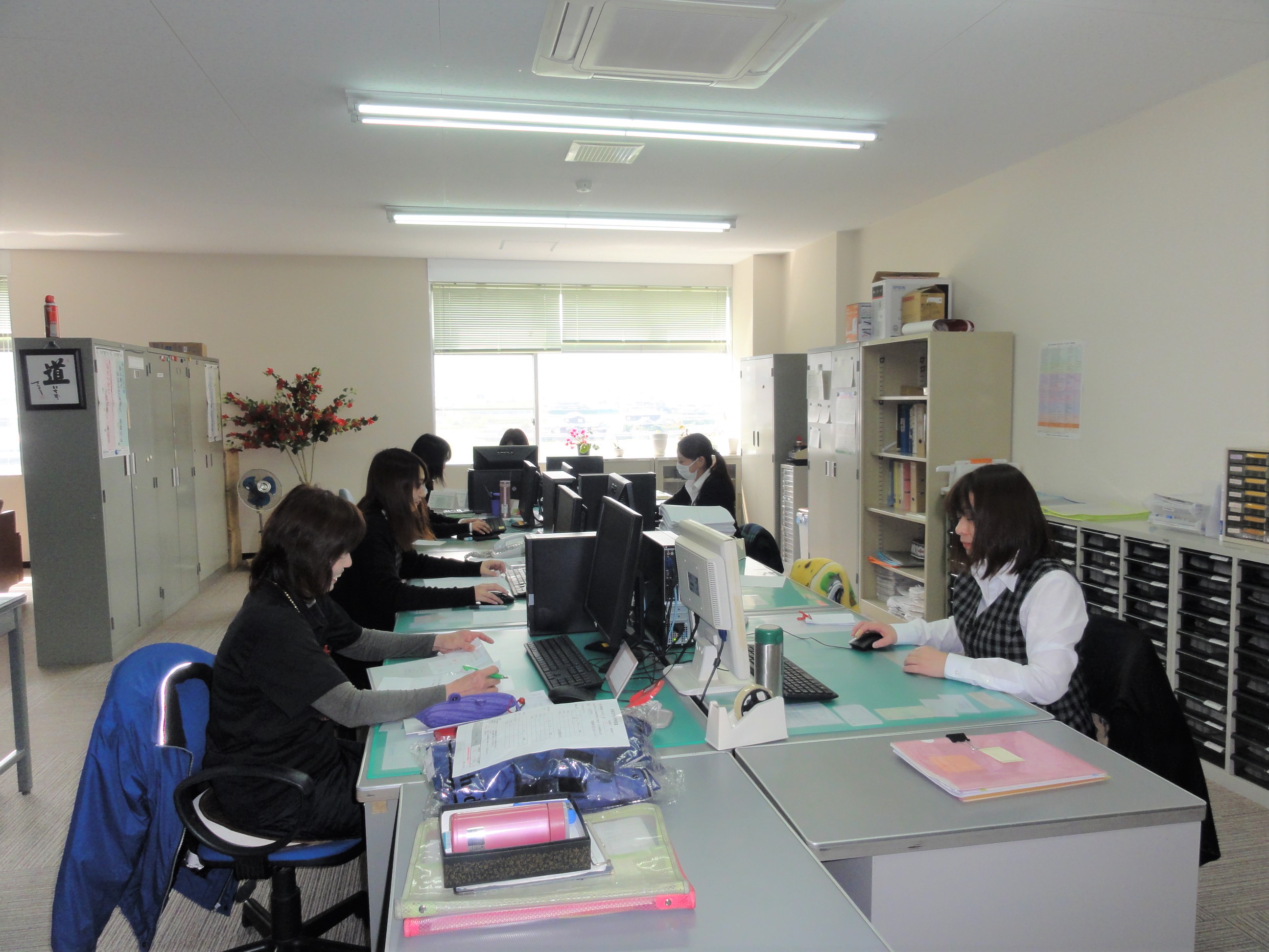株式会社植西運送